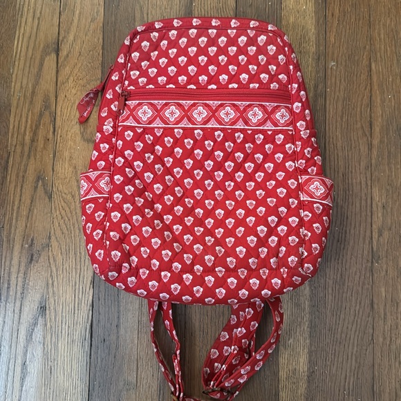 Vera Bradley Handbags - 🎒Vera Bradley Nantucket red print backpack.